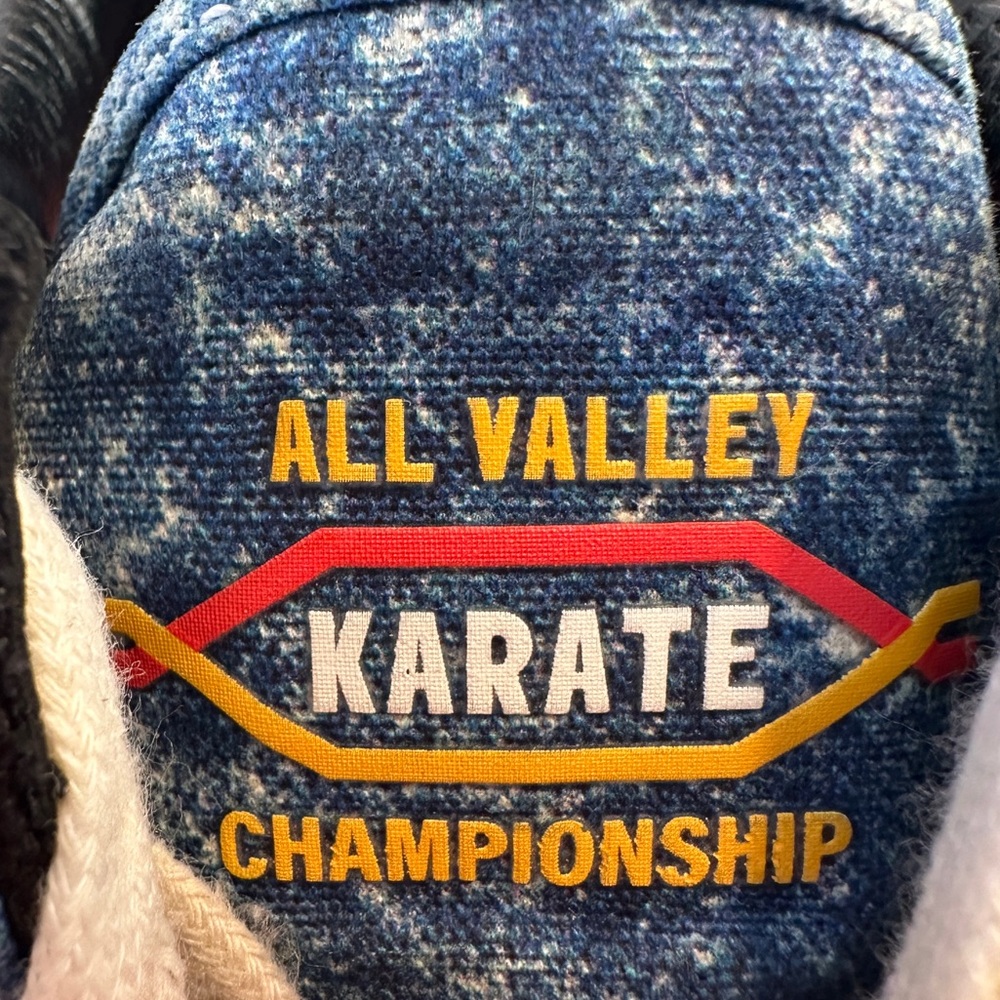 VANS X Cobra Kai Eagle Fang Karate Old Skool Sneakers Mens 4 Women’s 5.5 - Picture 11 of 14